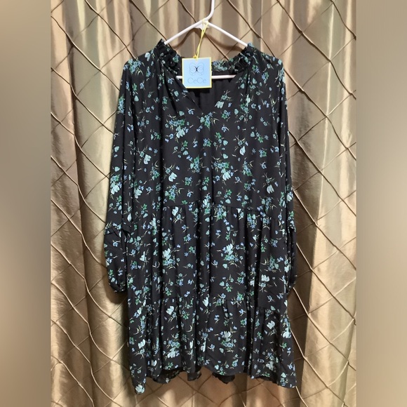 EUC- CeCe V-Neck Raglan Sleeve Tiered Floral Dress - Picture 4 of 9